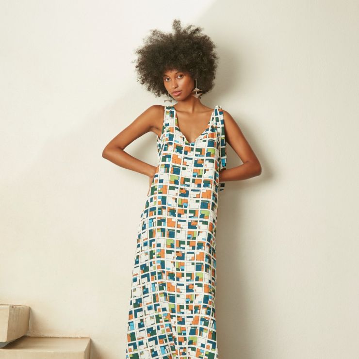 MACACÃO ORIENTAL COM AMARRAÇÃO NO OMBRO